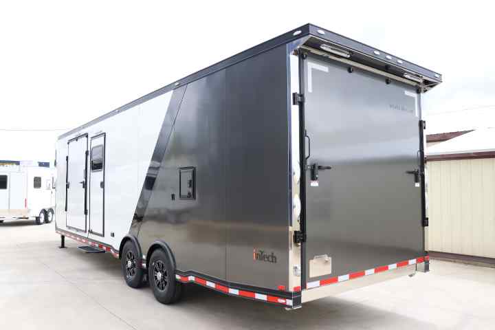 inTech Gooseneck Trailer