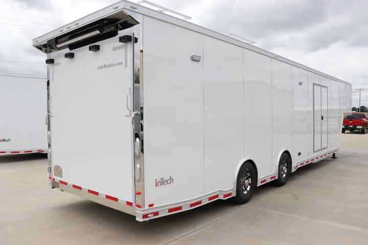 inTech Gooseneck Trailer