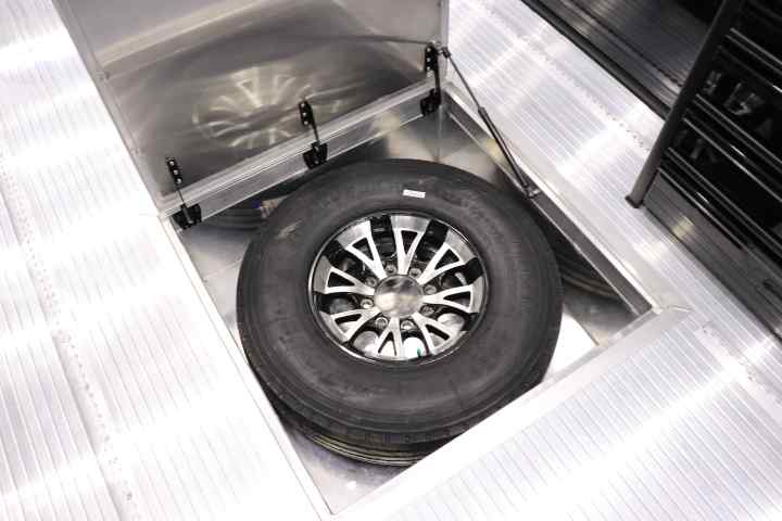 inTech Gooseneck Trailer