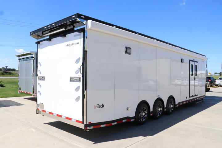 inTech Gooseneck Trailer