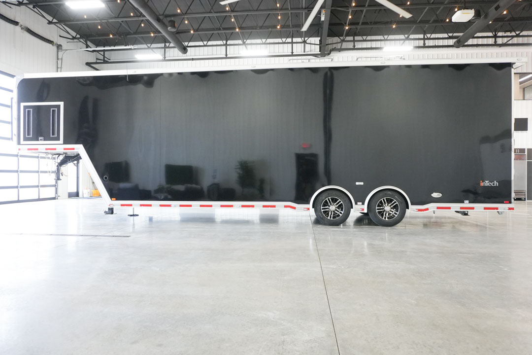 inTech Gooseneck Trailer