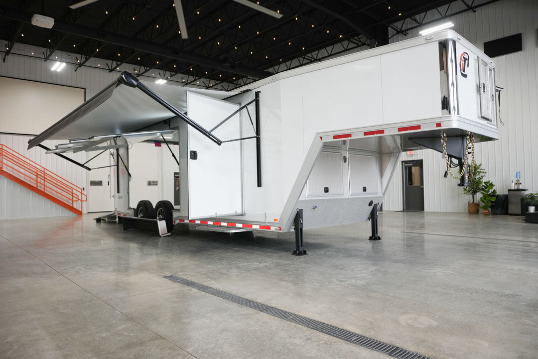 inTech Gooseneck Trailer