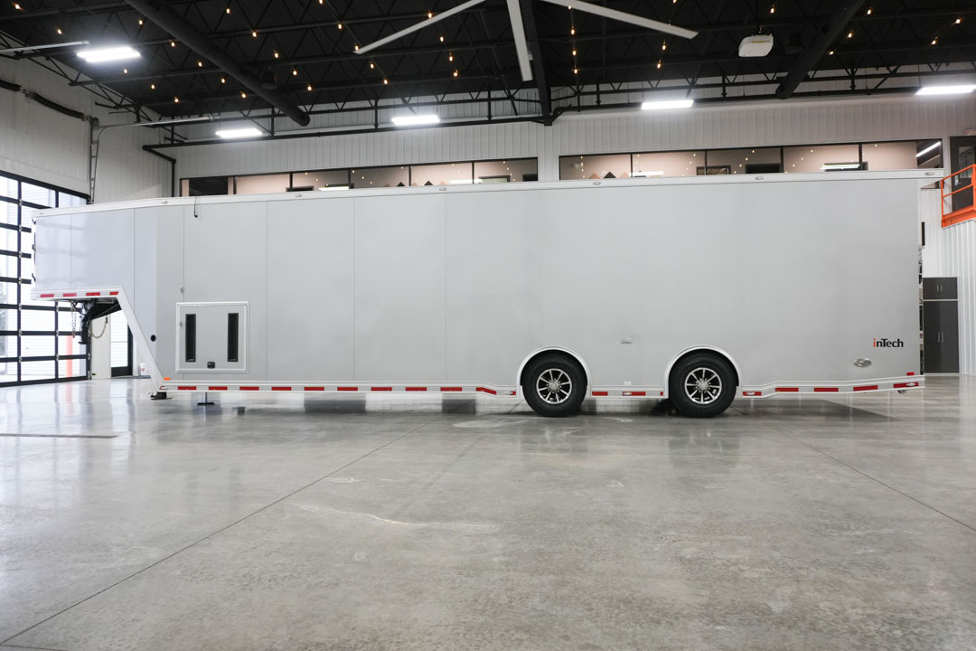 inTech Gooseneck Trailer