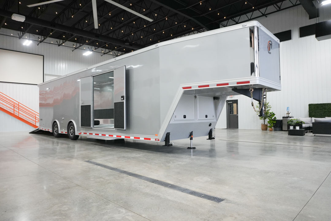 inTech Gooseneck Trailer