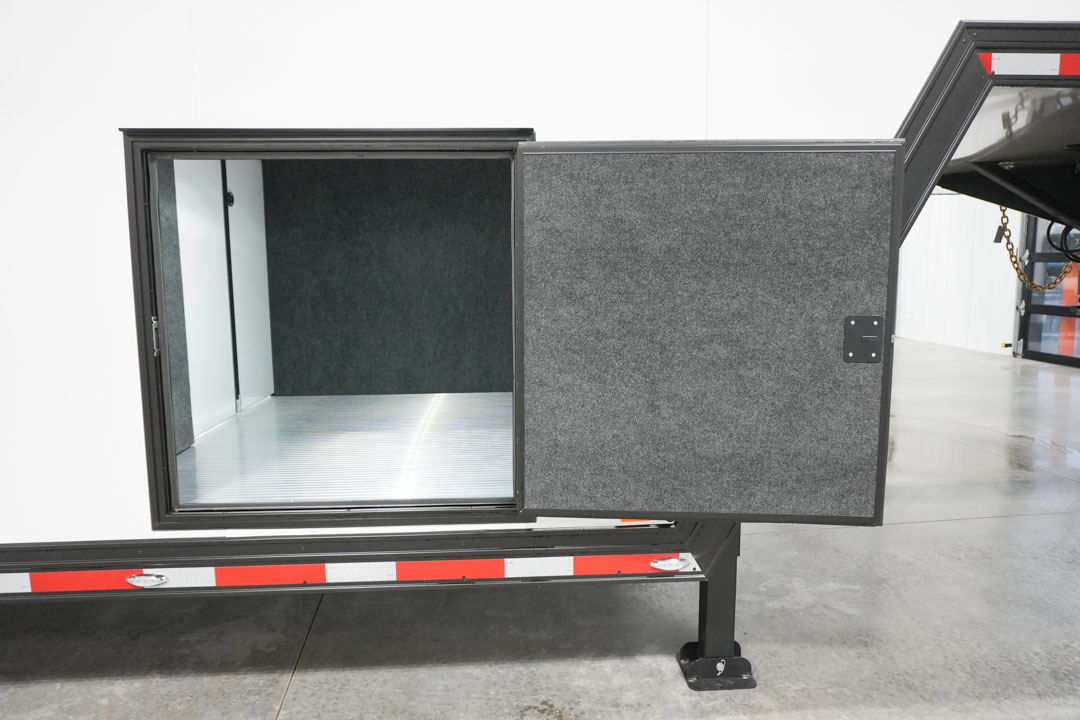 inTech Gooseneck Trailer