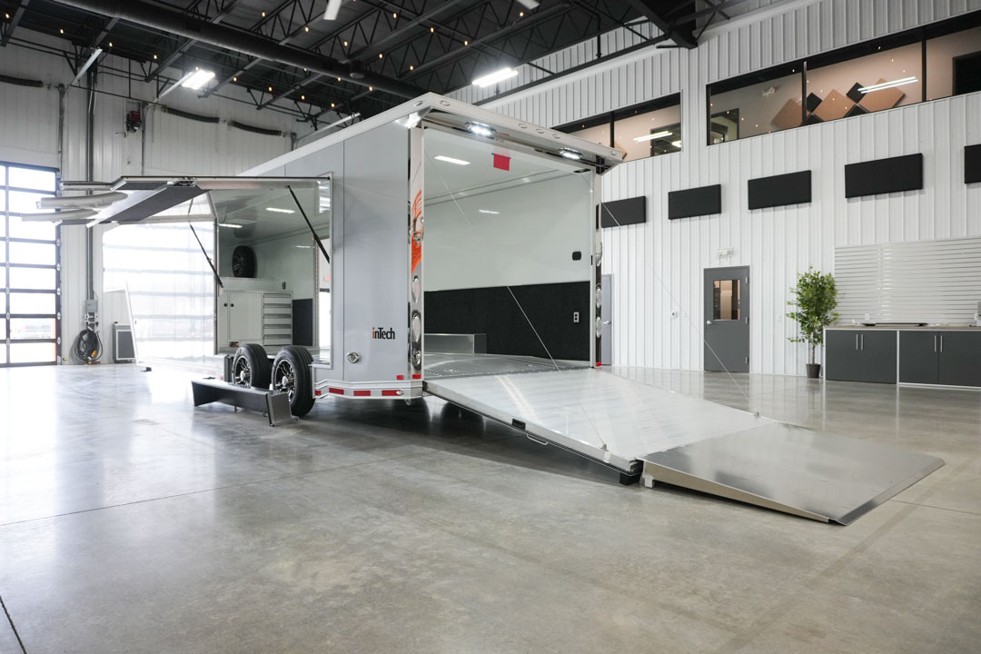 inTech Gooseneck Trailer